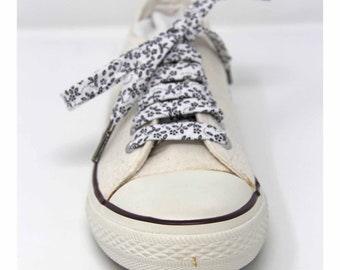 Black on white Floral Fabric Shoelaces, Summer Shoes, Vintage Style, Canvas Shoes, Great Gift, other colours available