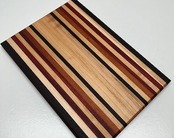 Tabla de cortar de madera exótica hecha a mano