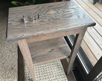 Mesa de cribbage de madera teñida hecha a mano, mesa auxiliar