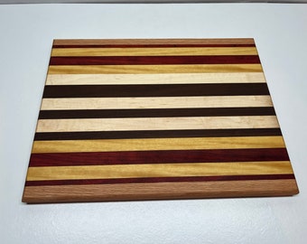 Tabla de cortar de madera exótica hecha a mano: acabado con aceite mineral apto para uso alimentario