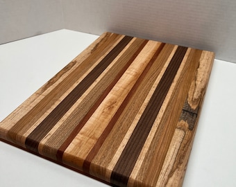 Tabla de cortar de madera exótica hecha a mano