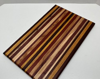 Tabla de cortar de madera exótica hecha a mano