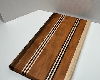 Tabla de cortar de madera exótica hecha a mano