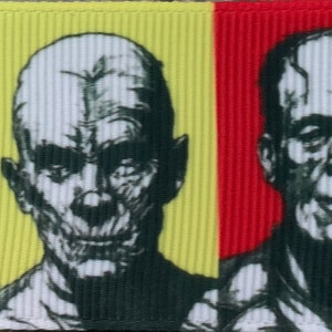 Puede incluir: Una ilustraci&oacute;n colorida de cuatro monstruos cl&aacute;sicos de pel&iacute;culas de terror. Los monstruos est&aacute;n representados en blanco y negro sobre un fondo azul, amarillo, rojo y morado. Los monstruos son el monstruo de Frankenstein, la Momia, el Hombre Lobo y Dr&aacute;cula.