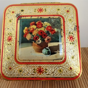 Vintage Dutch Biscuit Tin. Vintage Shabby Tin Container from Holland.