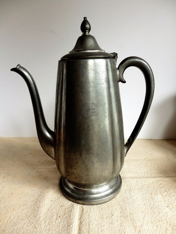 Vintage Crescent Pewter tetera. Cafetera De pewter. Vintage Crescent Pewter tetera. Cafetera De pewter.