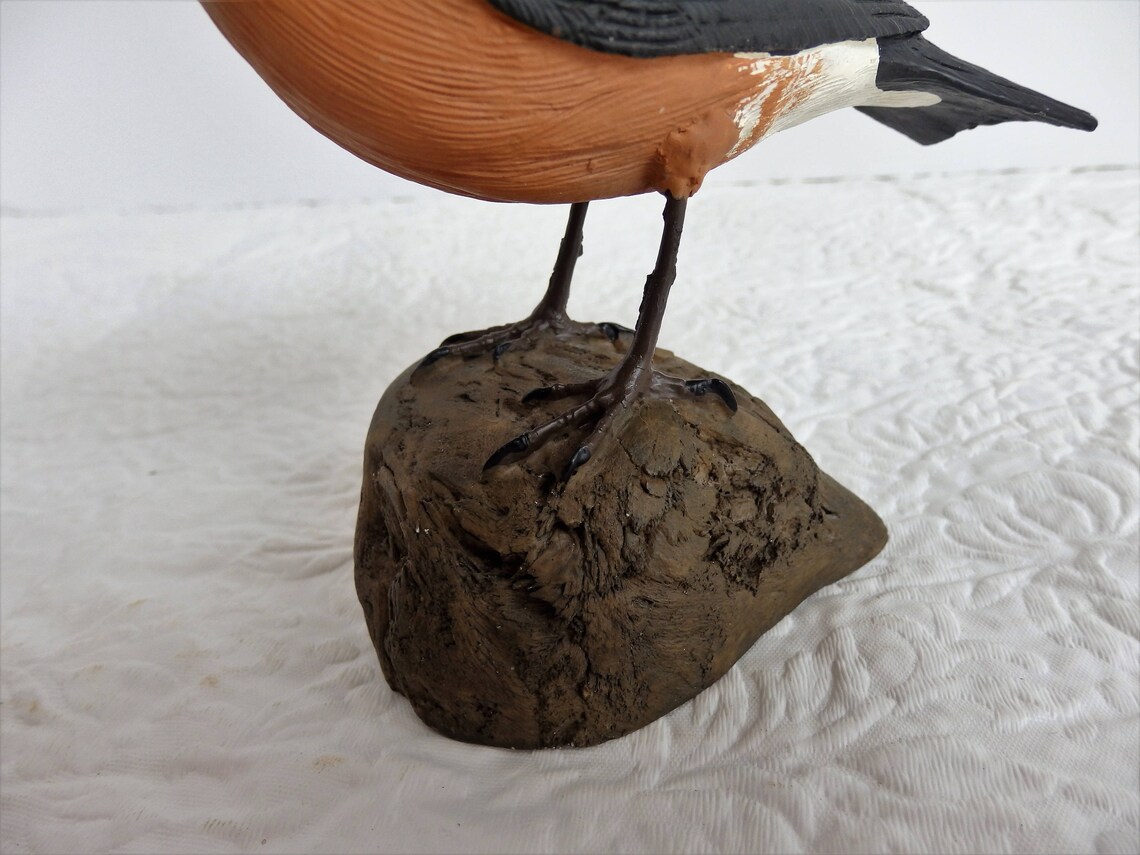resin robin ornament