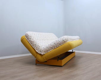 Dr. Jekyll & Mr. Hyde modular sofa Bed by Poltrona Frau 1980s