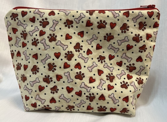 Chihuahua & Paws Toiletry Bag Chihuahua & Paws Toiletry Bag