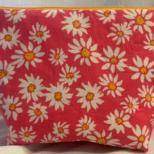 Daisy Makeup/Travel/Cosmetic Bag