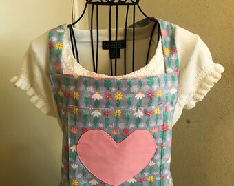 Flowers in the Garden Apron with Hearts Lined******CLEARANCE 40 PERCENT off*********
