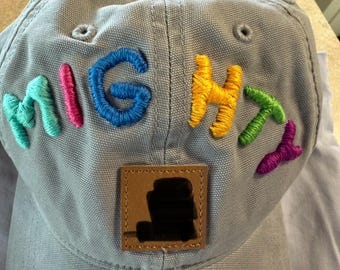 Schirmmütze aus Canvas - mit buntem MIGHTY aus Asphalt