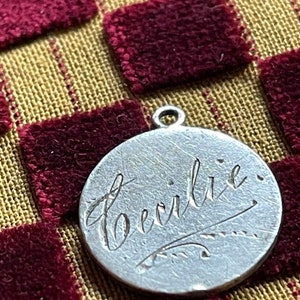 Love Token Cecile