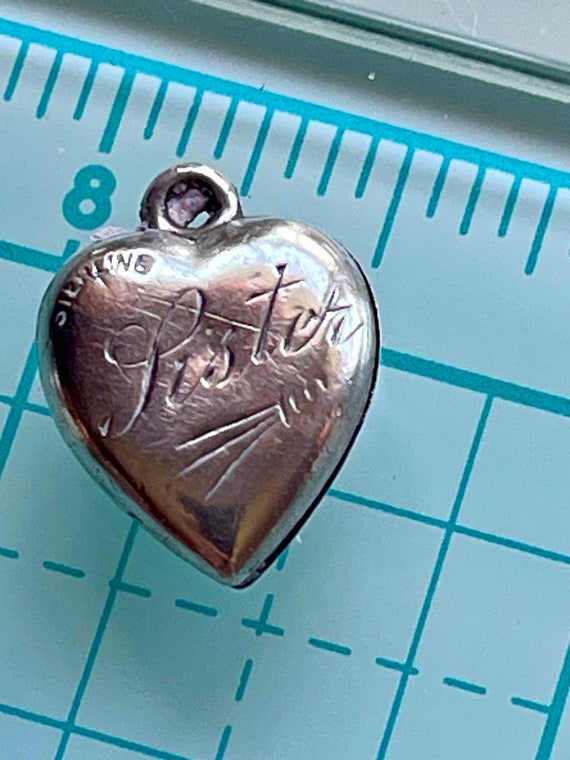 Puffy Heart Engraved Sister