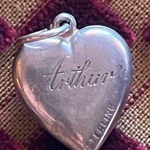 Vintage Puffy Heart Arthur