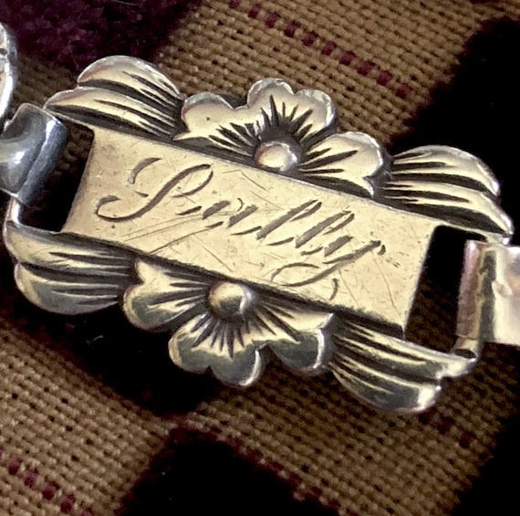 Name Link Charm-Sally