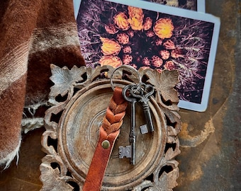 Leather Keychain, Bleed Knot Braid