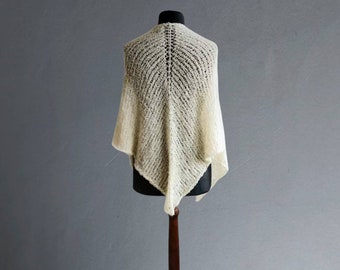 Warm alpaca boucle cape for rustic winter wedding Rich ivory loosely knitted triangle shawl for bride Off white bridal cover up and shrug