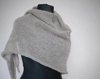 Écharpe d'hiver en alpaga gris, écharpes et écharpes pour femmes, stola en laine gris clair, châle triangulaire tricoté à la main, cadeaux pour femme, châles d'écharpe en alpaga