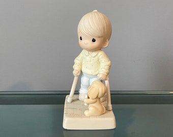 The Enesco Collection - Limited Edition - Precious Moments Figurine Blessed are they That Overcome #115479 Finish Line 1988