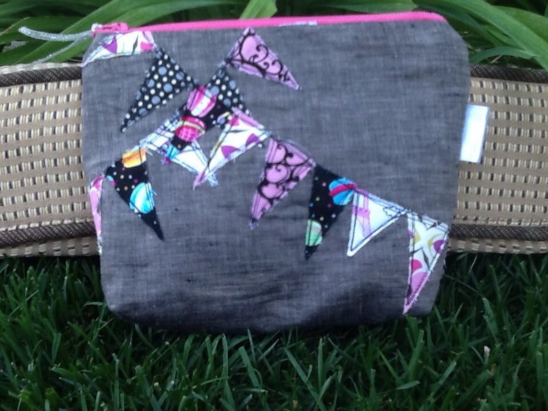 Bunting zippered bag