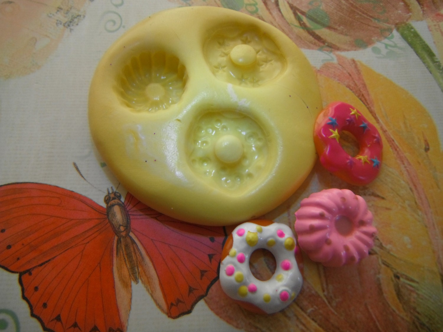 Donut Gummy Mold/Mini Donut Pan/Ring Gummy Candy Mold Silicone for Cho –  Starlight Wholesale