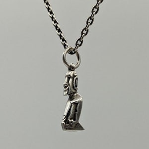 Moai Pendant and 20 inches chain