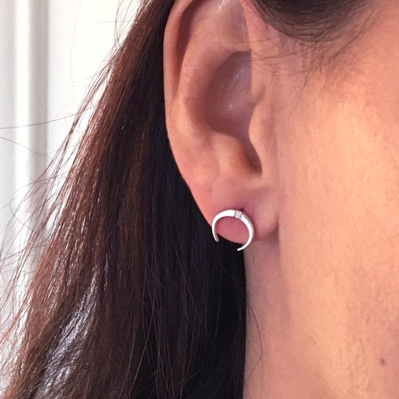 925 Sterling Silver Small Dainty Crescent Moon Minimal Earring 925 Sterling Silver Small Dainty Crescent Moon Minimal Earring