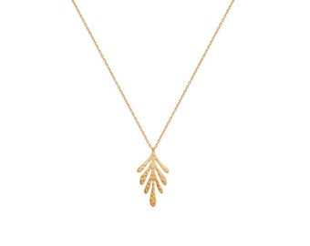 Fine chain necklace with gold plated leaf pendant - Bohemian chic style - Women's jewelry - JUNGLE collection