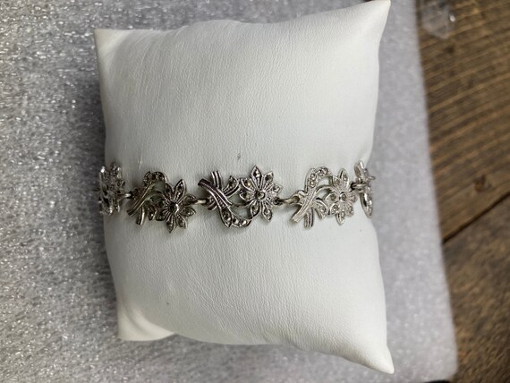 Stunning sterling silver floral bracelet with saf… - image 4