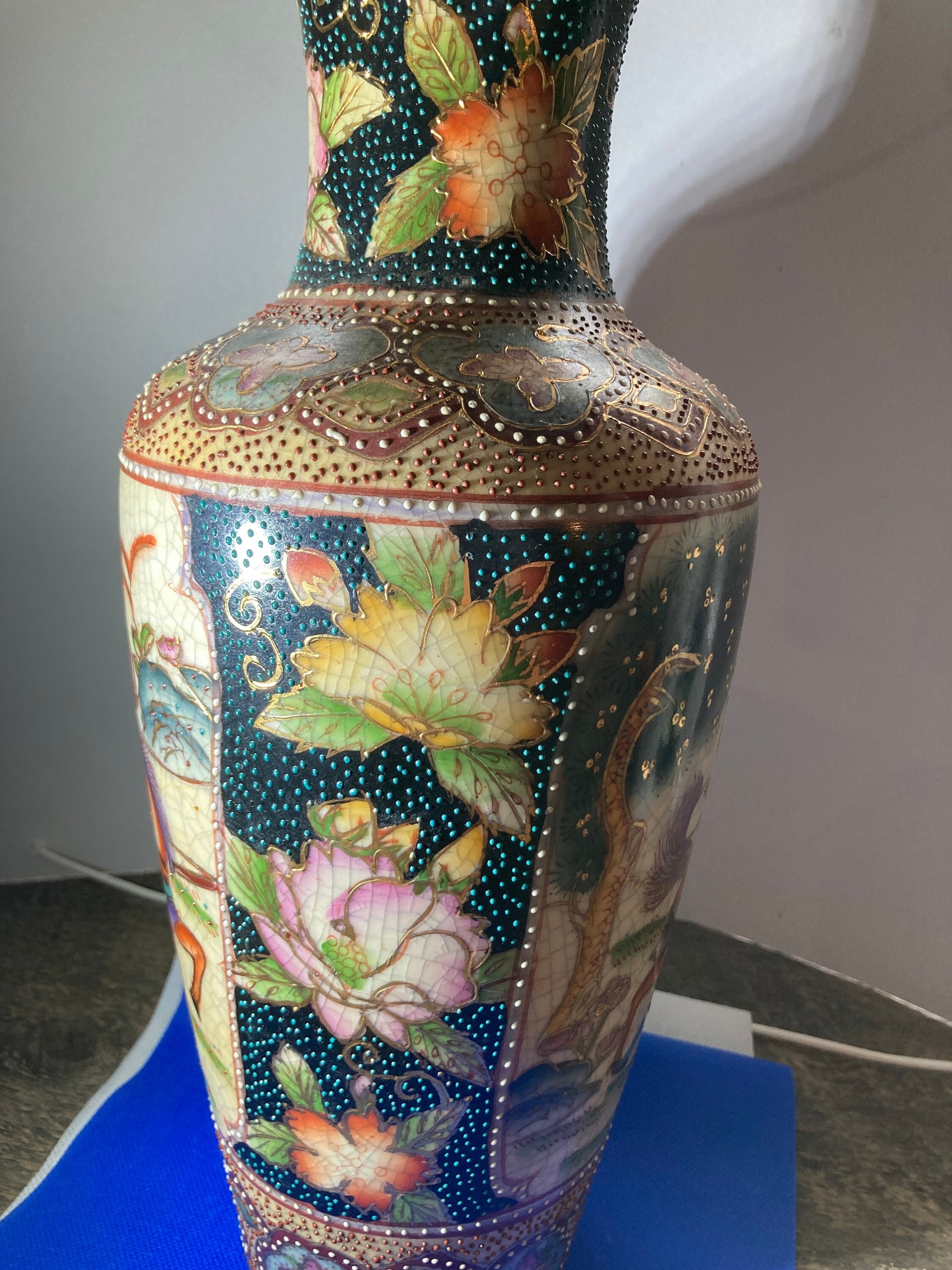 未使用 中国 蕪湖金晝 金絵 鉄絵 Golden Picture 松の絵 工芸品