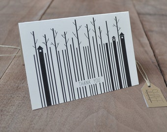 Modernas tarjetas de agradecimiento - pastel gracias te notas, conjunto de simple tarjeta blanco y negro, árbol y casa de tarjetas en blanco de silueta, patrón de rayas