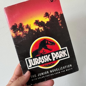 Libro de bolsillo retro de los años 90 sobre Jurassic Park para jóvenes