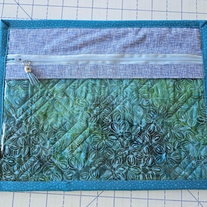 Project Bag w Zipper - 11&quot; x 13&quot; Quilted Cotton batik green teal leaves with clear vinyl