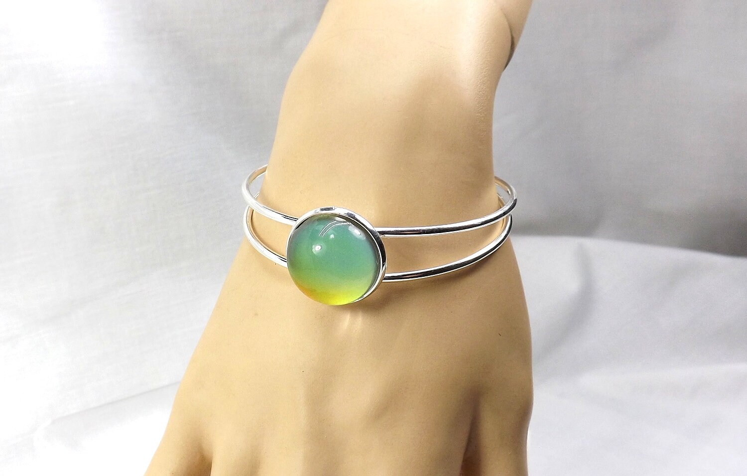 Mood ring bracelet deals