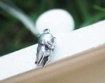 Mini Tooth pendant - chain included