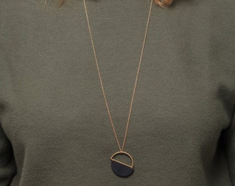 Necklace long asymmetrical Semi Circle Black & Gold