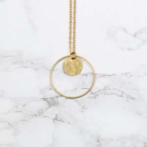 Geometrische ketting lang geciseleerde filigraan cirkel