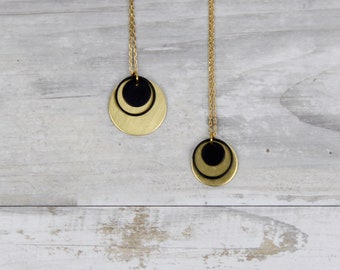 Geometric chain long brass black & Gold Circle