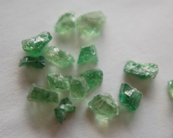 Natural Tsavorite Garnet crystals Bulk Lot - 7.35 ct total weight - great intense Green Color - very good Clarity