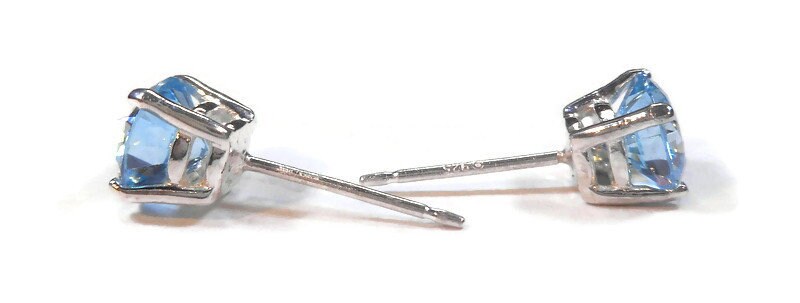 アクアマリンブルーキュービックジルコニアスタッドピアス、6 mmアクア 