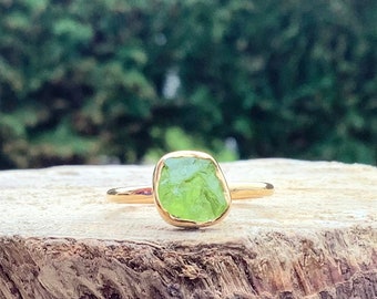 Peridot Gold Ring, August Birthstone, Green Gemstone, Raw Stone Ring, Christmas Gift for Her