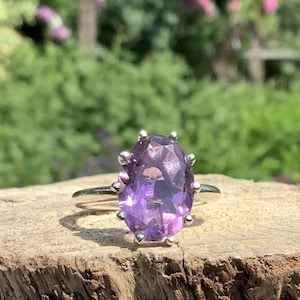 Amethyst Silver Claw Ring, Oval Purple Gemstone Silver Ring, Bridesmaids&#39; Gifts