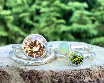 Ensemble de bagues empilables en argent sterling : bagues opale, péridot, zircone