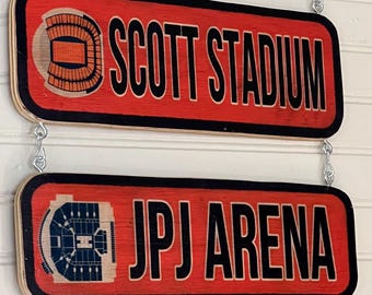 UVA Chain Wall Decor