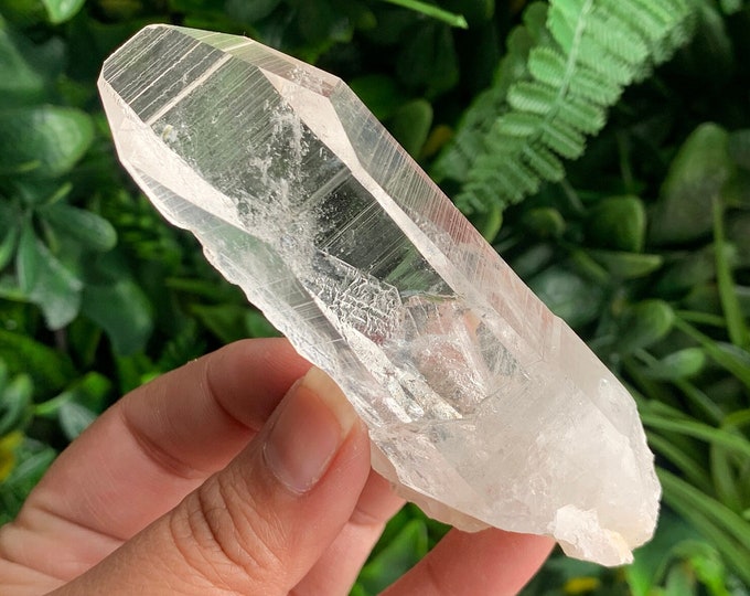 112g Optical Lemurian Clear Quartz Point, Schiller, Self Healing, High Quality, Key Formations, Stone of Amplifying Energy