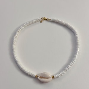 Sea Shell Choker, Mermaid Choker, Cowrie Shell Choker, Boho Choker, Pink Coral Beads, Beach Accesories, Summer Necklace