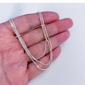 Triple Chain Minimal necklace, Dainty necklace, Minimalist necklace, Minimal jewelery, Bar Necklace