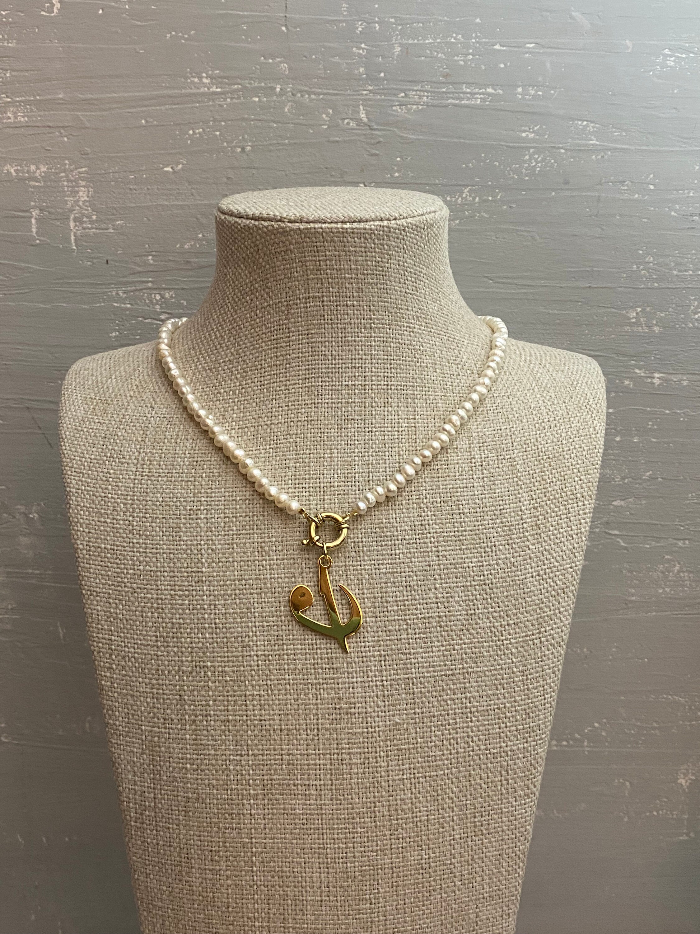 コーラン　アラビア文字　ペンダント アリフ・ヴァヴ文字ネックレス：ローズゴールドのコーラン詩チャーム