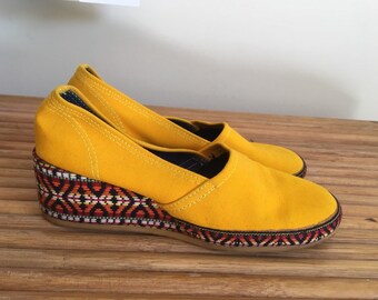 mustard yellow keds